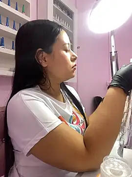 Snapshot of PaulaCruz01 chatting on 11.24.25 PaulaCruz01 online show from 11.24.25