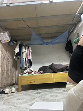 love-xx online show from 12.18.25