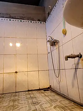 Snapshot of -Hazy- chatting on 10.29.25 -Hazy- online show from 10.29.25