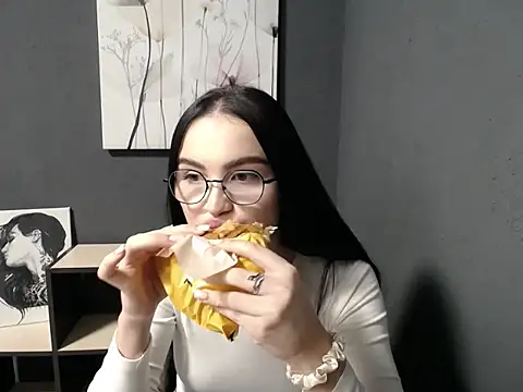 Snapshot of venta_fiore chatting on 11.06.25 venta fiore online show from 11.06.25