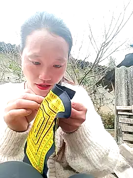 Snapshot of Phantamay chatting on 12.16.25 Phantamay online show from 12.16.25