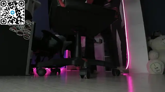 Holy Mistress S online show from 03.27.26