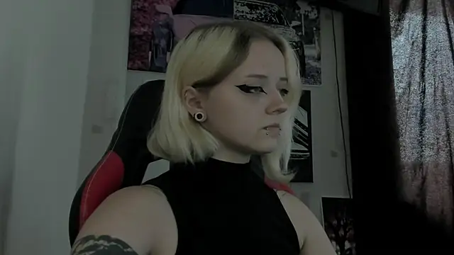 Snapshot of Holy_Mistress_S chatting on 07.06.26 Holy Mistress S online show from 07.06.26