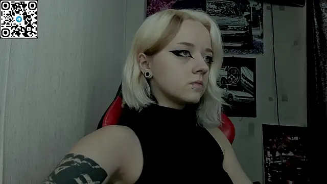 Snapshot of Holy_Mistress_S chatting on 07.22.26 Holy Mistress S online show from 07.22.26