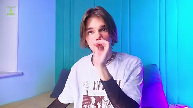 Snapshot of DavidLeatherhofff chatting on 11.01.25 DavidLeatherhofff online show from 11.01.25