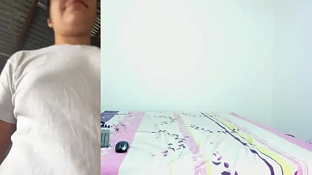 AshleyDeLuca  online show from 12.19.25