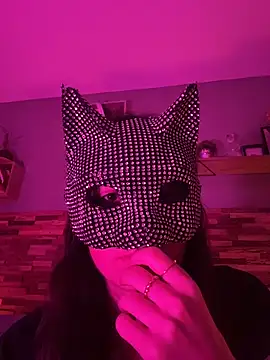 Snapshot of _isadora chatting on 12.05.25 isadora online show from 12.05.25