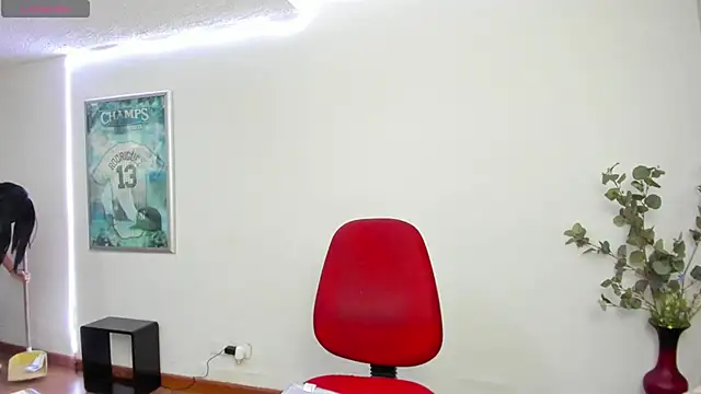 chloehanna online show from 05.13.26