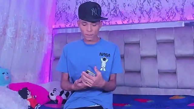 boyswantingplay online show from 11.13.25