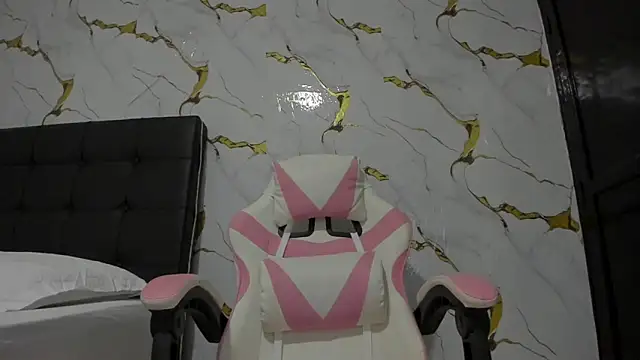 Scarlet DLuce online show from 04.11.26