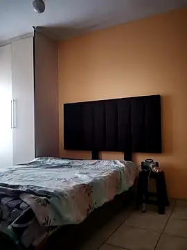 Snapshot of yummy-caramel chatting on 04.01.26 yummy-caramel online show from 04.01.26