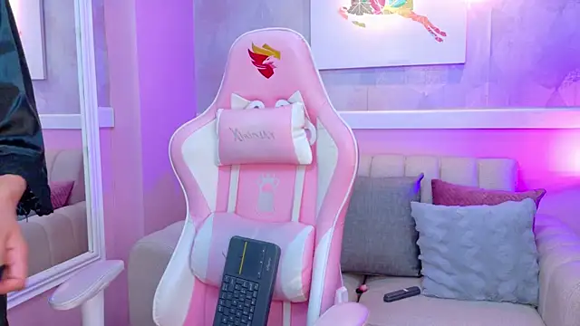 AdelineJhones online show from 10.24.25