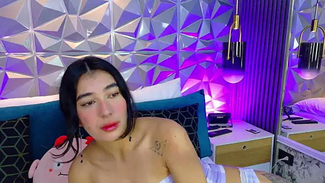 Snapshot of AdelineJhones chatting on 06.26.26 AdelineJhones online show from 06.26.26