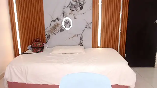 rosselyn  online show from 10.28.25