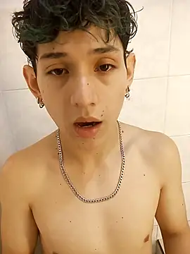 Snapshot of Yorsamm_and_friends chatting on 10.26.25 Yorsamm and friends online show from 10.26.25