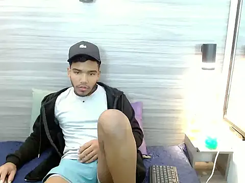 Snapshot of CamiloBuck chatting on 10.23.25 CamiloBuck online show from 10.23.25