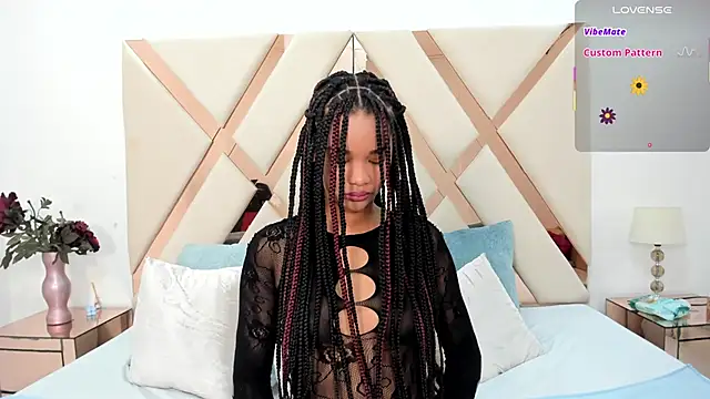 Snapshot of karolebonyy chatting on 02.13.26 karolebonyy online show from 02.13.26