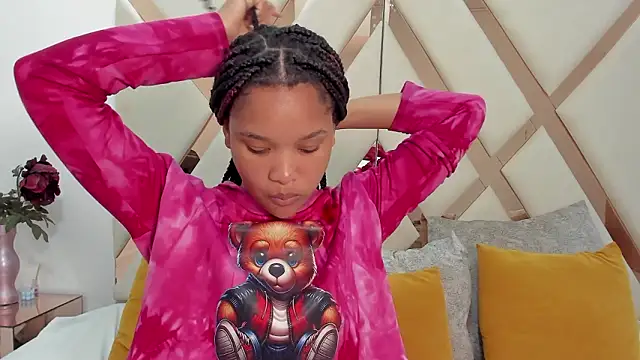 Snapshot of karolebonyy chatting on 03.04.26 karolebonyy online show from 03.04.26