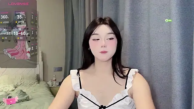 Snapshot of Tinai- chatting on 11.14.25 Tinai- online show from 11.14.25