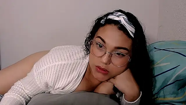 Snapshot of mira_cherry02 chatting on 11.08.25 mira cherry02 online show from 11.08.25