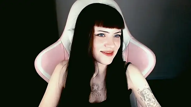 Snapshot of astra_rift chatting on 05.19.26 astra rift online show from 05.19.26