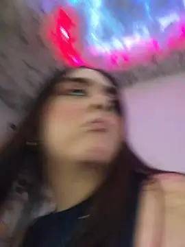 Snapshot of mirandahvelez chatting on 11.22.25 mirandahvelez online show from 11.22.25