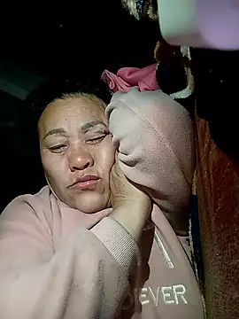 Snapshot of chich-bong chatting on 01.08.26 chich-bong online show from 01.08.26