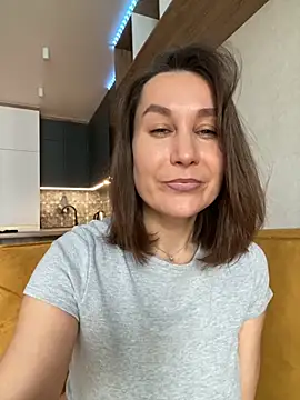 Snapshot of AliceLili chatting on 11.06.25 AliceLili online show from 11.06.25