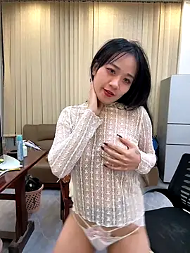 Snapshot of vivi-tara chatting on 12.14.25 vivi-tara online show from 12.14.25