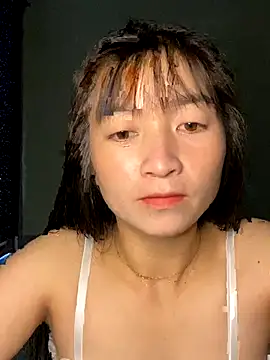 Snapshot of may-202 chatting on 10.23.25 may-202 online show from 10.23.25