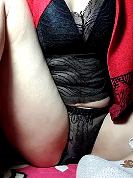 YennyeLa online show from 12.04.25