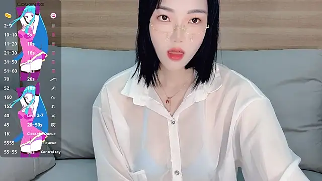 Snapshot of upoo7lt chatting on 12.15.25 upoo7lt online show from 12.15.25