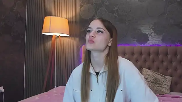 LuisaClover online show from 11.17.25