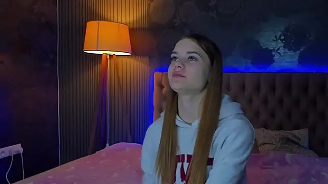 LuisaClover online show from 11.22.25