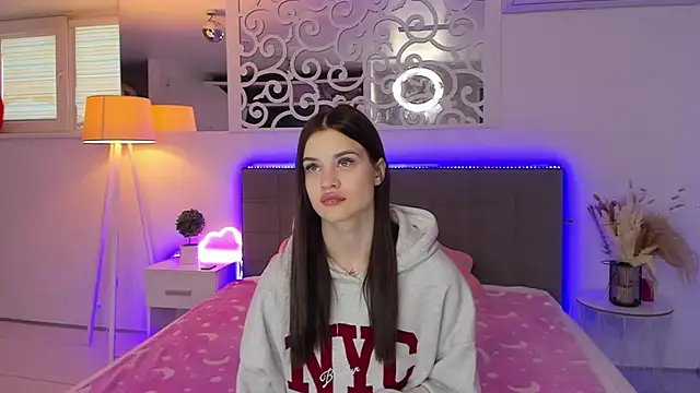 LuisaClover online show from 01.11.26