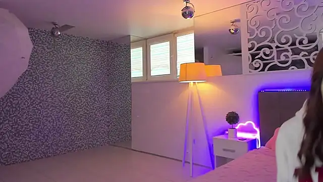 LuisaClover online show from 01.17.26