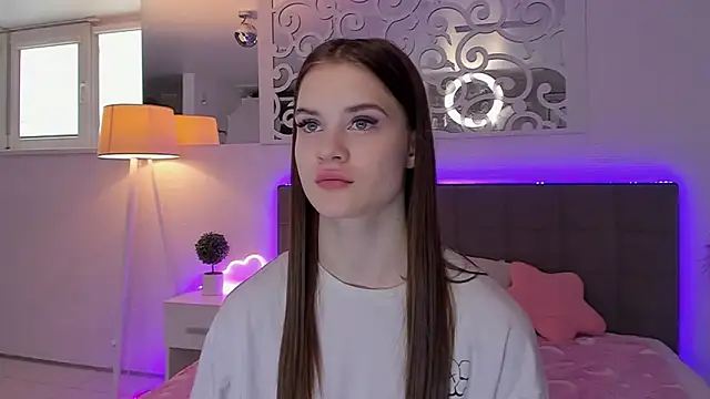 LuisaClover online show from 03.31.26