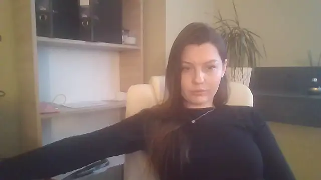 Snapshot of DollyRoma chatting on 11.06.25 DollyRoma online show from 11.06.25