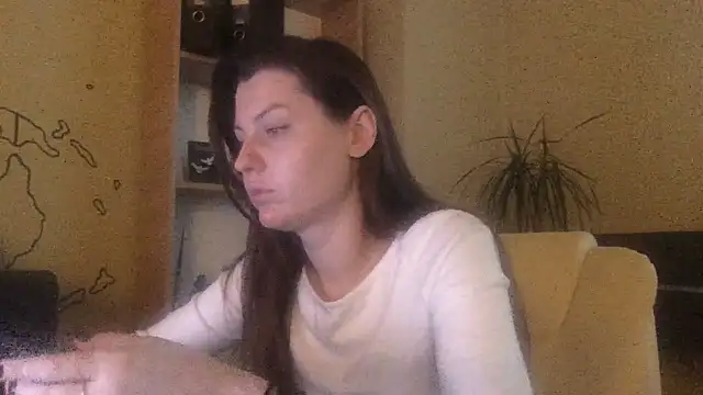 Snapshot of DollyRoma chatting on 12.17.25 DollyRoma online show from 12.17.25