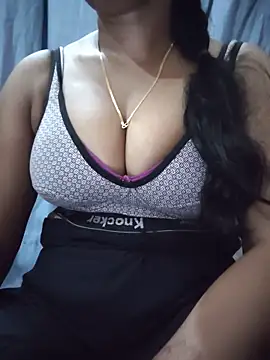 Ezabelljohn online show from 06.04.26