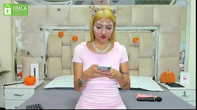 Snapshot of daniiela_beteche777 chatting on 10.31.25 daniiela beteche777 online show from 10.31.25