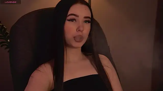 EricaKors online show from 04.08.26