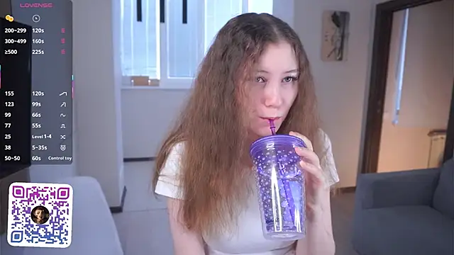 MegganKinson online show from 04.04.26