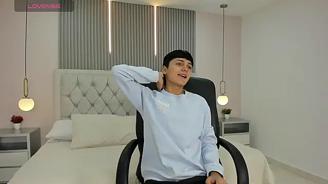 Maxii18  online show from 12.03.25