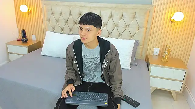 Maxii18  online show from 01.17.26