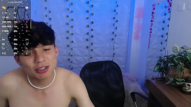 Snapshot of Cassie_and_Jonah chatting on 10.24.25 Cassie and Jonah online show from 10.24.25