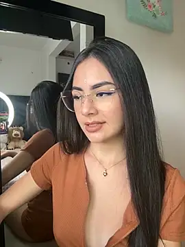 IslaCole online show from 11.04.25