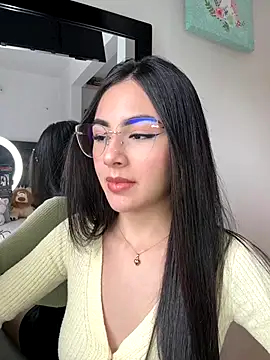 IslaCole online show from 11.06.25