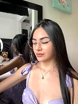 IslaCole online show from 11.07.25