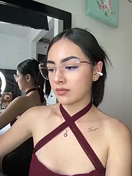 IslaCole online show from 11.19.25